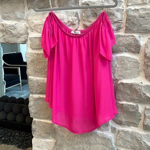 Adorable hot pink off the shoulder top!